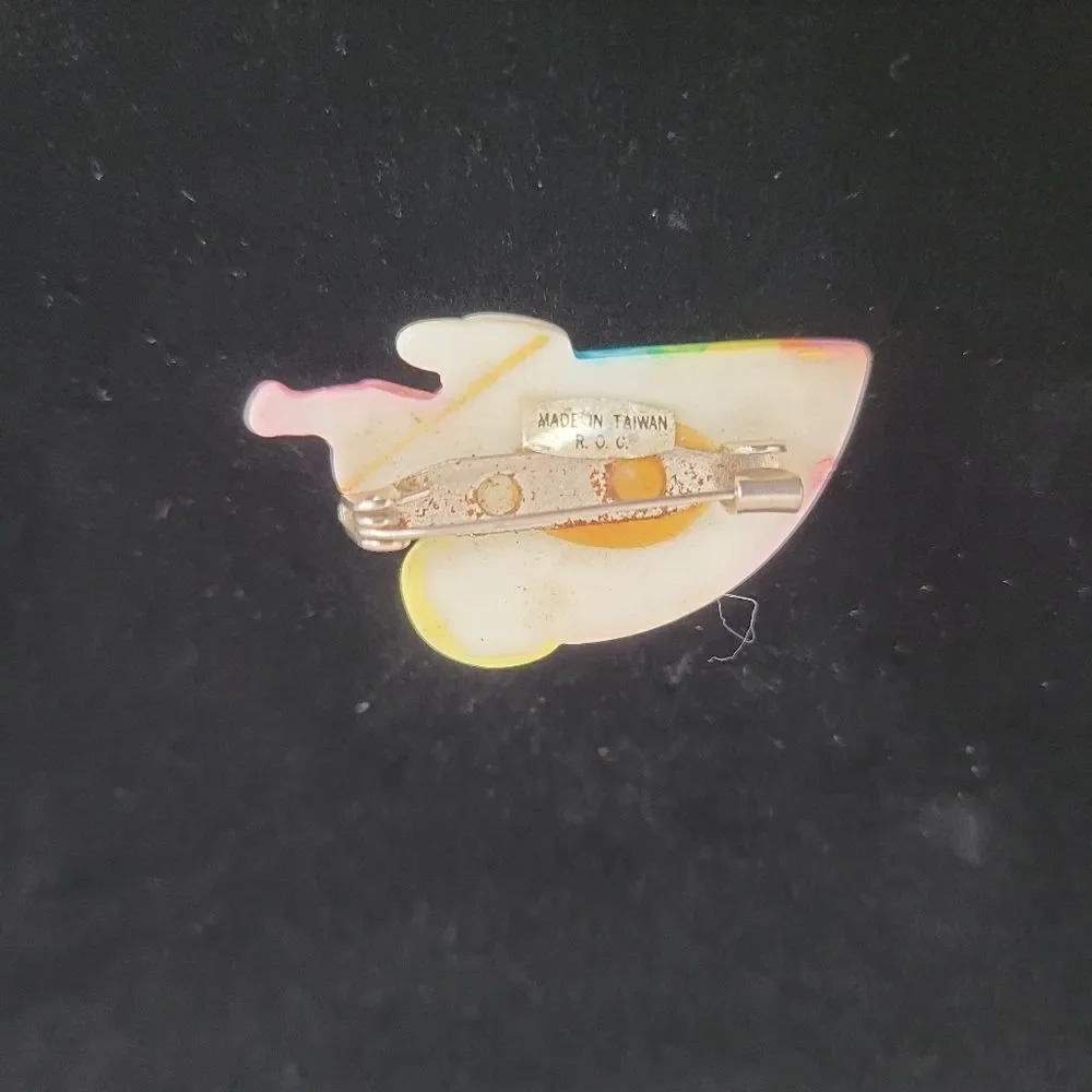 Vintage 80s pin